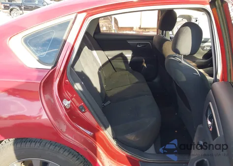 2015 Nissan Altima 2.5 S z USA, uszkodzony, nr VIN 1N4AL3APXFC221708